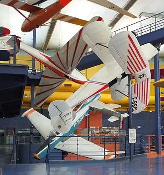 Le hall consacré à l'aviation de loisirs et aux avions de voltige.