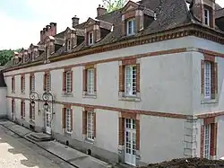 Le prieuré des Basses-Loges.