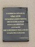 Plaque commémorative 1944 sur la chapelle.