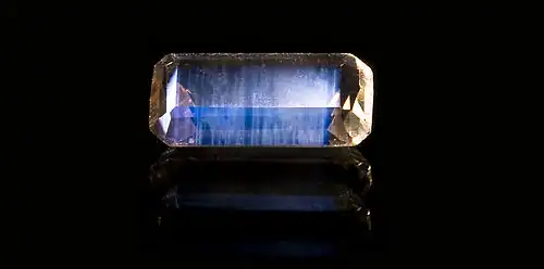 Azulicite taillée 3,60 carat - Mina La Pili, Carmago, État de Chihuahua, Mexique