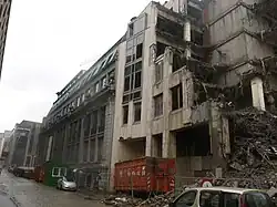 Bâtiment Boîteux et restes du bâtiment C.