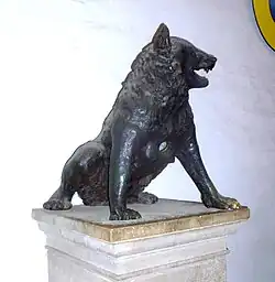 Ourse blessée au cou. Bronze. H. 84&nbsp;cm. Aix-la-Chapelle.