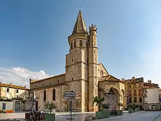 Clocher et chœur de l'église.