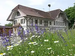 Le bâtiment abritant les bureaux à Grossaffoltern en 2008