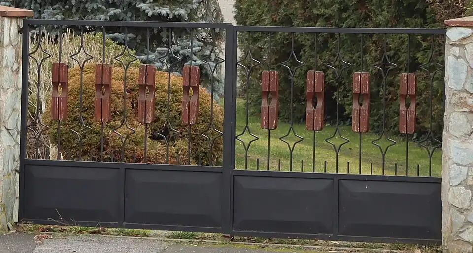 Clôture décorative