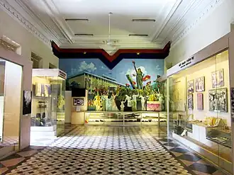 Une salle d'exposition (2014)