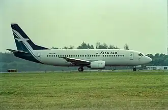 9V-TRF, le Boeing 737 impliqué dans l'accident, ici en mai 1997.