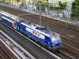 BB 27300 tractant une rame VB 2N Transilien Saint-Lazare dans la tranchée des Batignolles.