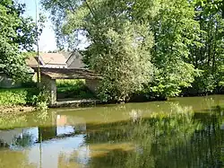 Le vieux lavoir, le long de l'Attert.