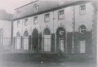 Autre vue de la salle des fêtes du château de Theix.