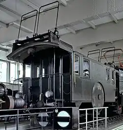 Le 21 juillet 1899 le Burgdorf-Thoune-Bahn est la première ligne électrifiée d'Europe (triphasé 750&nbsp;V 40&nbsp;Hz).