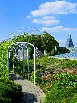 Jardins suspendus de la Bibliothèque de l'université de Varsovie.