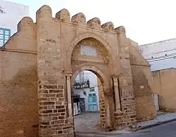 Vue de Bab Djedid, l'une des portes de la médina.