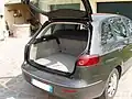 Coffre d'une Fiat Croma.