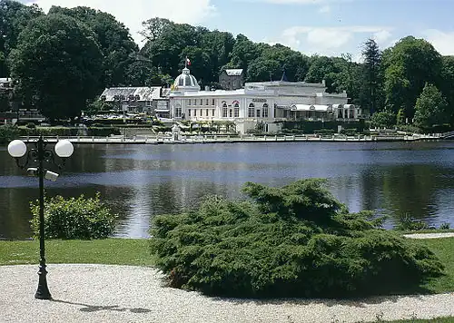 – Bagnoles-de-l'Orne – Le Lac et le casino