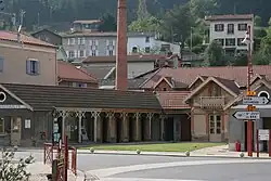 Anciens bains-douches.