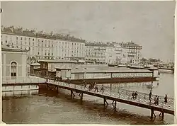 Bains du Rhône, vers 1900.