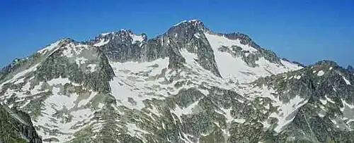 Le pic du Balaïtous (3&nbsp;144&nbsp;m) constitué de roches granitiques du Paléozoïque.