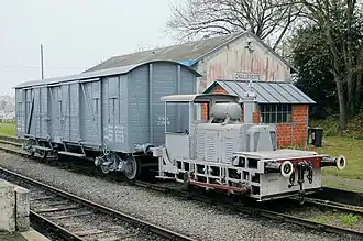 Le wagon couvert « US 17 » 23970 à quatre portes, restauré à Chaillevette en 2017 &nbsp;Classé&nbsp;MH (1990).