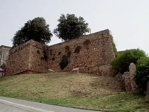Bastion à trois pointes