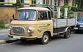 Camion plateau Barkas B1000.