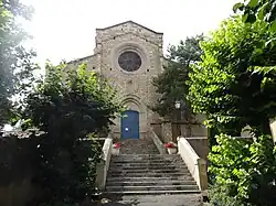 L'arrière de la collégiale.