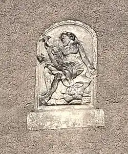 Bas relief de l'immeuble Brouet.