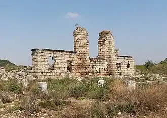 Ruines d'une des deux basiliques