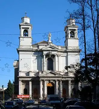 Façade de la basilique Santa Maria Ausiliatrice en 2012.