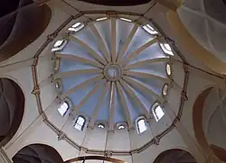 La coupole de la basilique vue de l'intérieur.