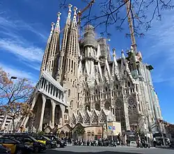 Vue sud-ouest en 2019l'avancement de la façade de la Gloire (à droite) reste à l'arrêt pour l'instant[Quand ?].