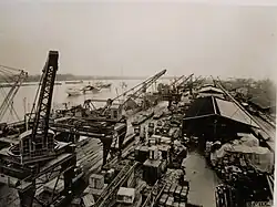 Les infrastructures portuaires construites par l'armée américaine.