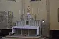 Le maître autel et le tabernacle.