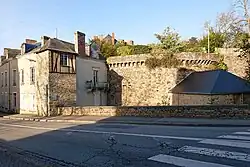 Photographie d'ensemble du bastion vu de l'extérieur du château.