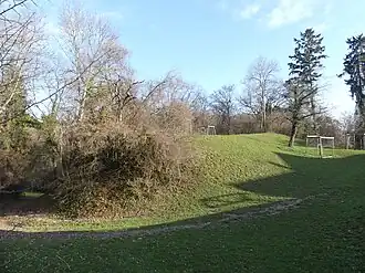 Le versant ouest de l'ancienne colline du château