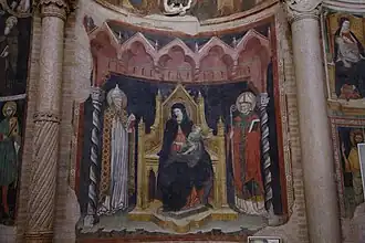 niche no&nbsp;3, Vierge à l'enfant sur son trône