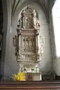 Autel baroque luthérien dans une chapelle latérale de la nef