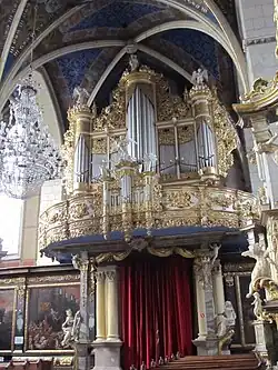 L'orgue de tribune.