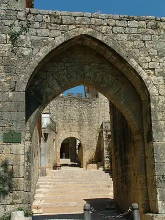 La porte de Lusies (ou Luzier).