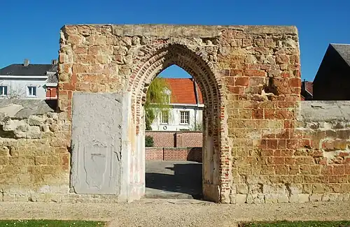 Accès à la chapelle nord.