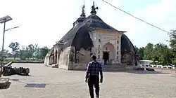 Temple de Behta Bujurg, l'extérieur