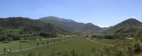 Vue panoramique du village de Belcaire.