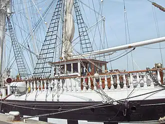 Détail de la balustrade de la dunette.