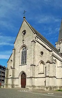 La façade principale.