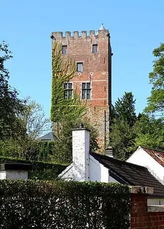 Le donjon vu du sud-est.