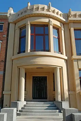 La travée d'entrée principale.