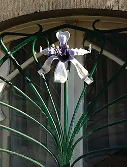 Ornementation florale.