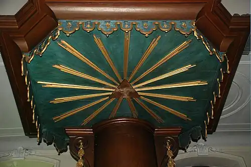 Abat-voix de la chaire de l'église Saint-Étienne de Court-Saint-Étienne (Brabant wallon).