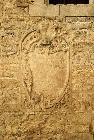 Cartouche funéraire du curé Larmormainy.