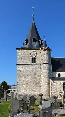 La tour vue de côté.
